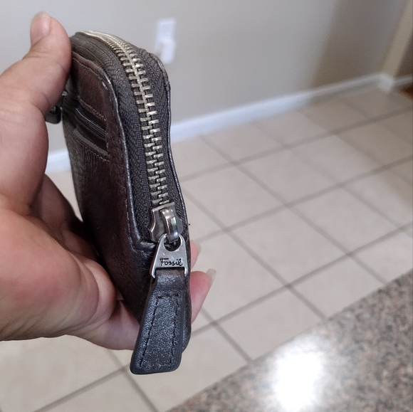 Fossil  Leather Wallet Silver Gray Metallic Corner Zip Around wallet - Picture 6 of 11